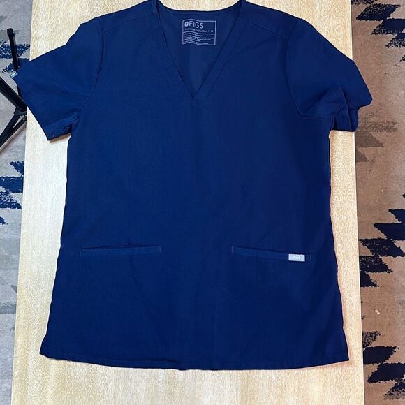 Figs Casma Three-Pocket scrub top - Picture 1 of 5
